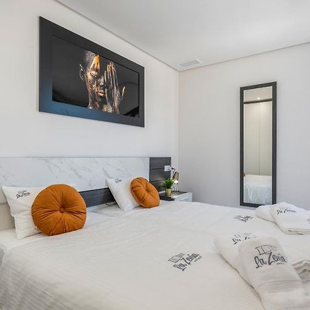 Apartament La Zenia Cocoon - Luxury Penthouse with jacuzzi, 3 pools, sauna, gym, playstation Dehesa de Campoamor  Zewnętrze zdjęcie