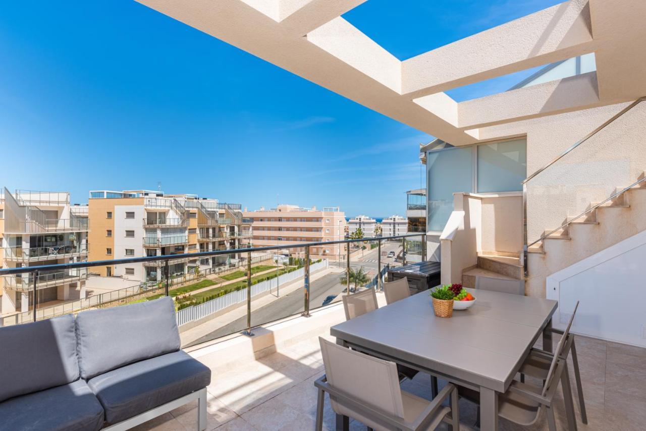 Apartament La Zenia Cocoon - Luxury Penthouse with jacuzzi, 3 pools, sauna, gym, playstation Dehesa de Campoamor  Zewnętrze zdjęcie