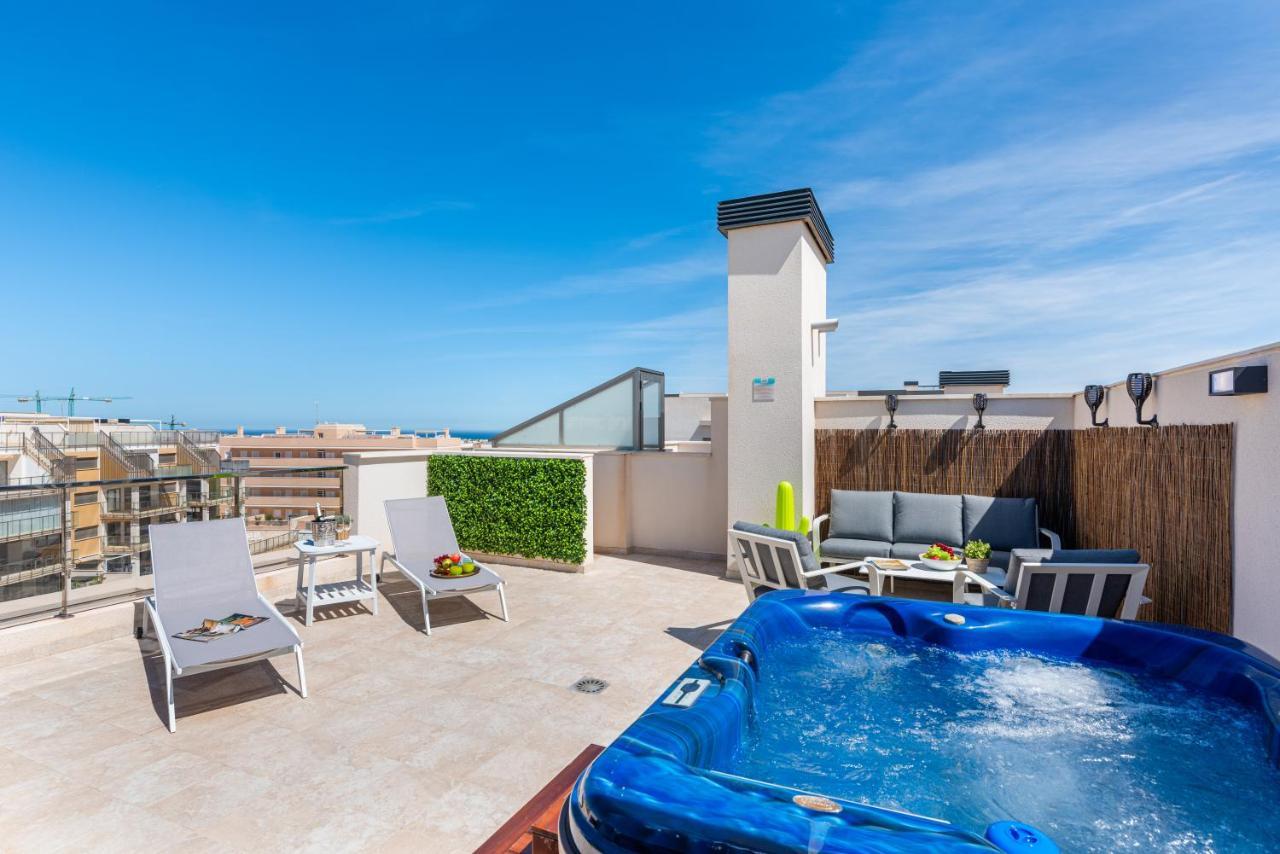 Apartament La Zenia Cocoon - Luxury Penthouse with jacuzzi, 3 pools, sauna, gym, playstation Dehesa de Campoamor  Zewnętrze zdjęcie