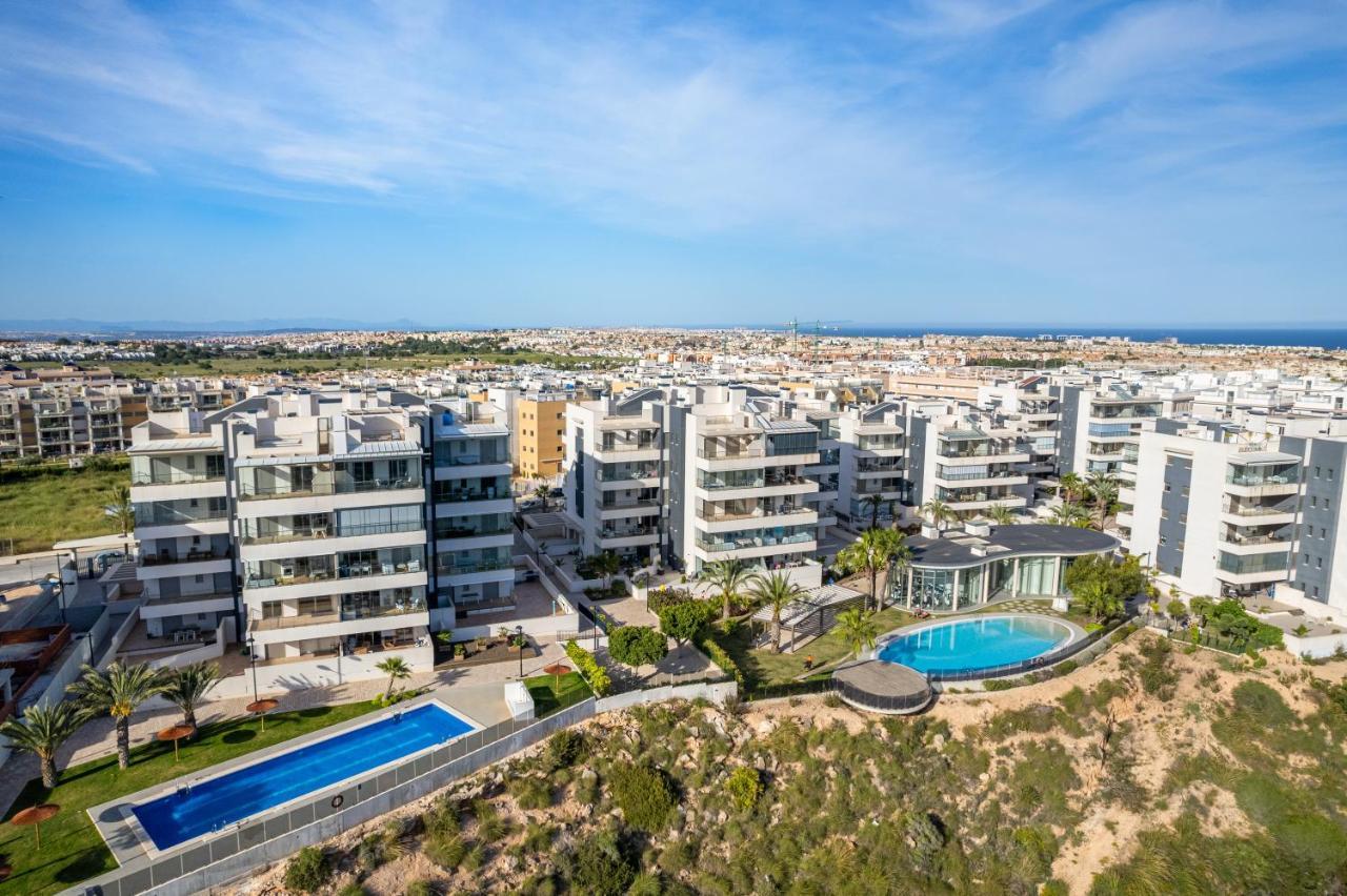 Apartament La Zenia Cocoon - Luxury Penthouse with jacuzzi, 3 pools, sauna, gym, playstation Dehesa de Campoamor  Zewnętrze zdjęcie