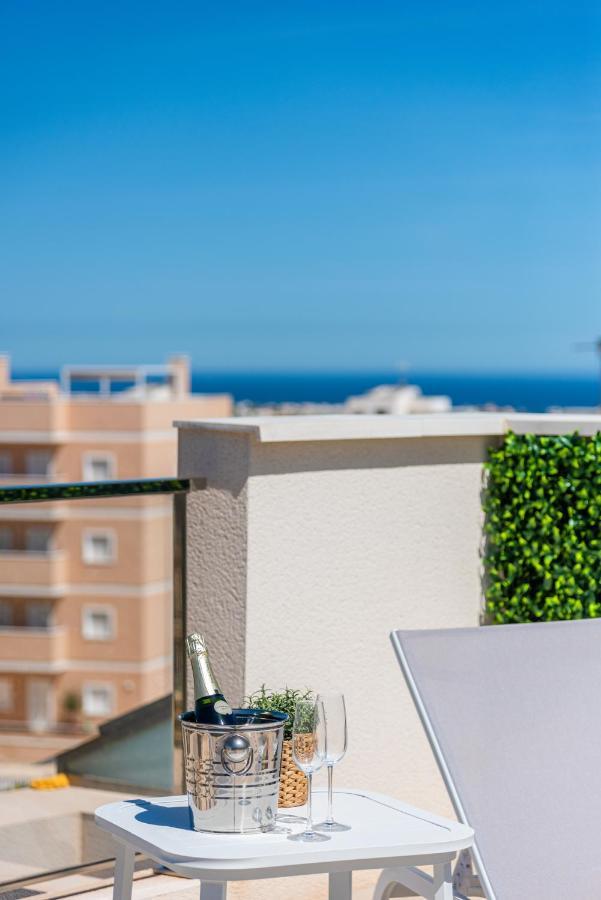 Apartament La Zenia Cocoon - Luxury Penthouse with jacuzzi, 3 pools, sauna, gym, playstation Dehesa de Campoamor  Zewnętrze zdjęcie